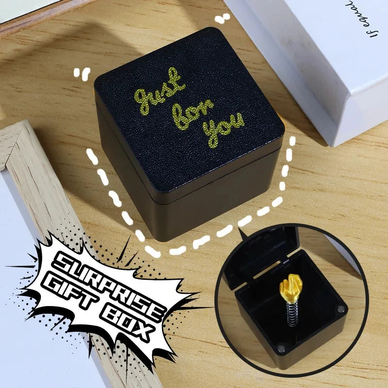 Surprise Finger™ – The Hilarious Prank Box Nobody Sees Coming